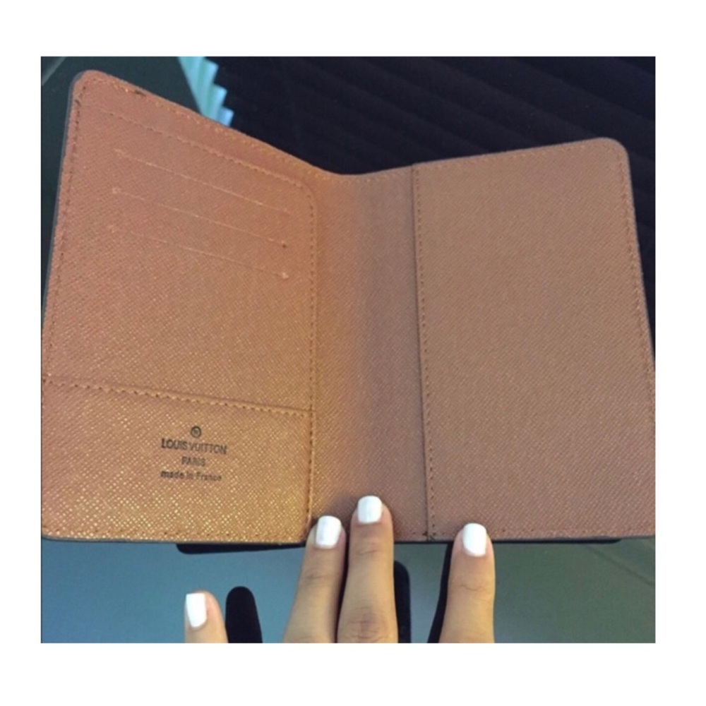 Passport Cover ❤️🛫🤩 - Picture 2 of 3